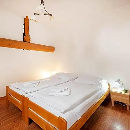 U Cisare Mirošovice